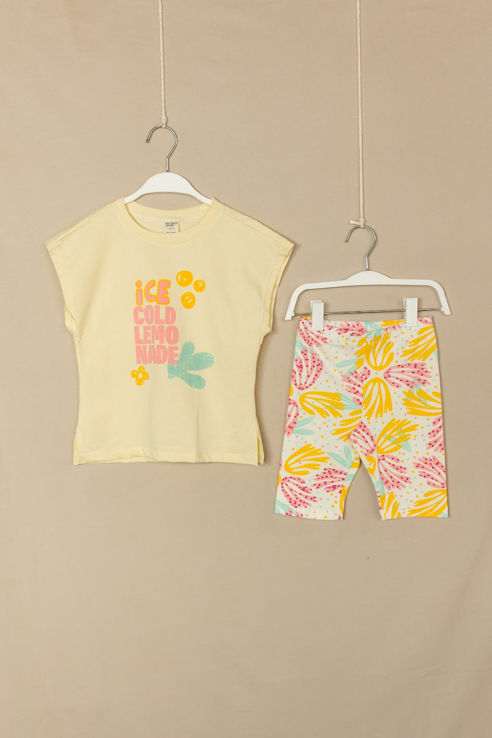 Conjunto Biker Flores - Mantequilla